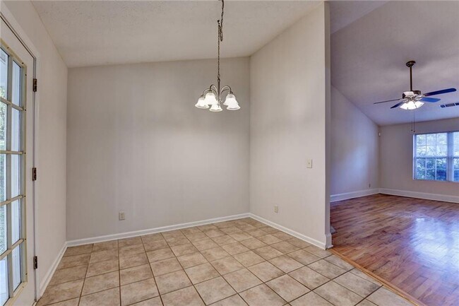 Building Photo - 3112 Sentinel Cir