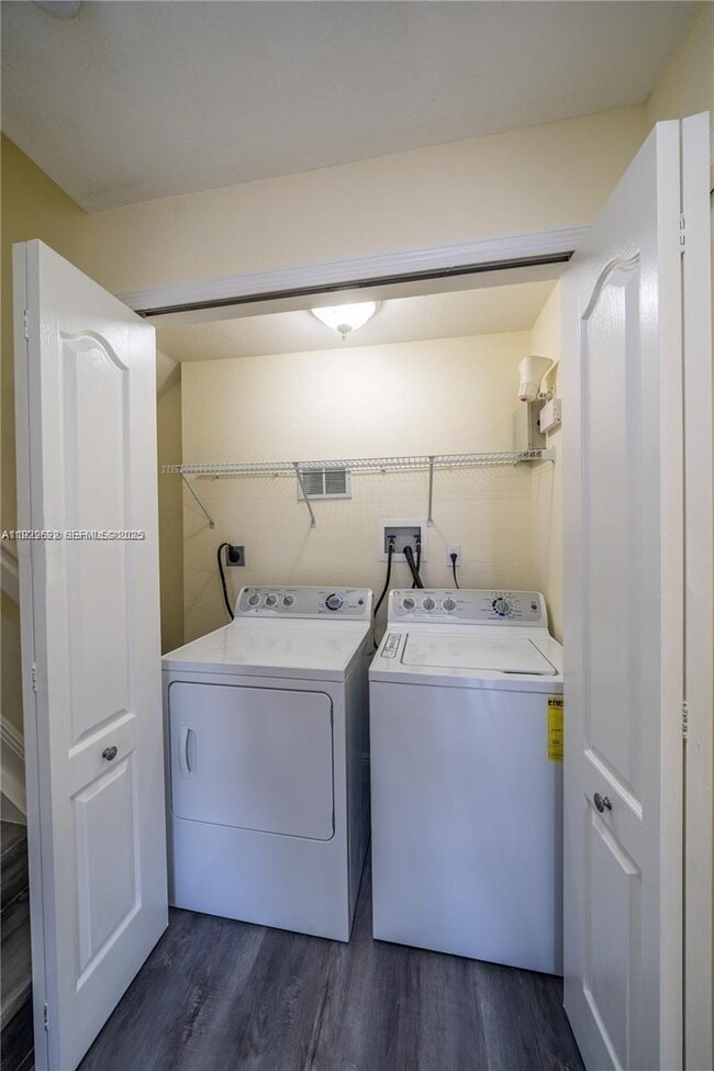 Building Photo - 8882 W Flagler St