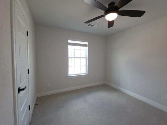 Building Photo - 17813 Clairess Ln