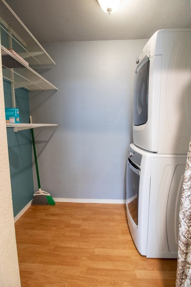 Building Photo - 2Bd/2Ba Seattle Condo