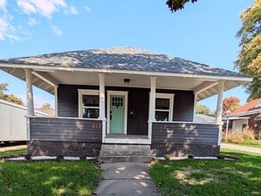 Building Photo - 307 5th Ave E