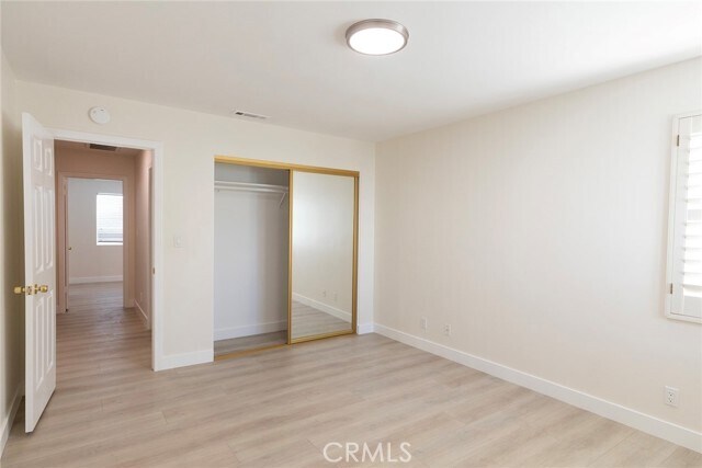 Building Photo - 2215 Marshallfield Ln