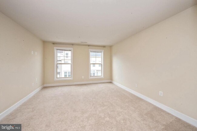 Building Photo - 219 Strummer Ln