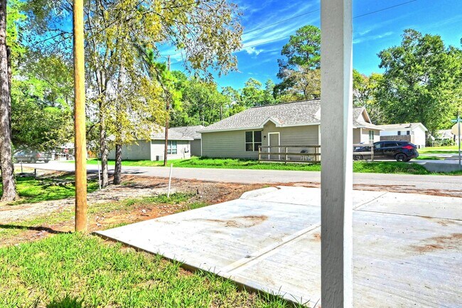 Building Photo - 9822 Arbor Oak