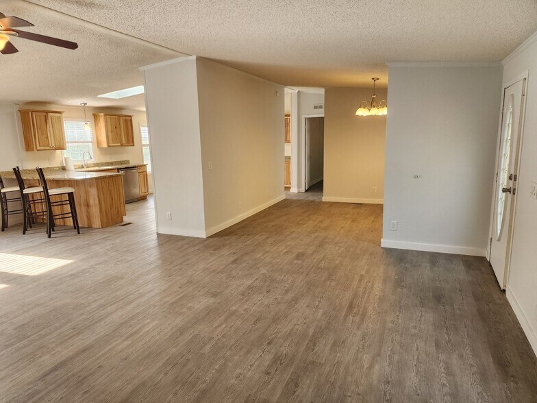 Building Photo - 21 Powder Horn Trail