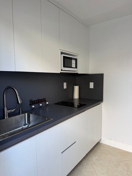 Building Photo - 10340 SW 43rd St