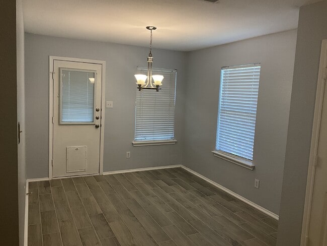 Building Photo - "Charming 3-Bedroom Haven in Selma with Granite Elegance!"