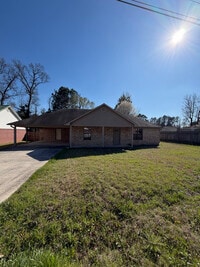 Building Photo - 514 Mimosa Dr