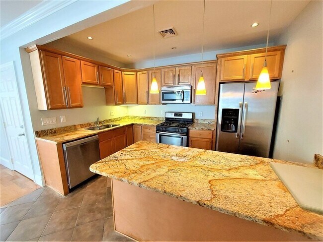 Building Photo - 55 Crawford St