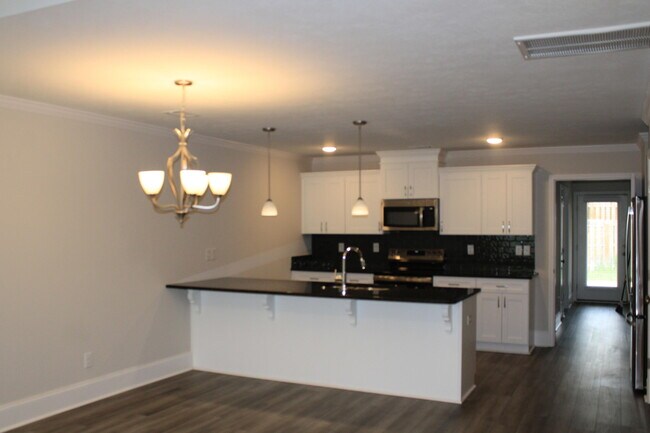 Building Photo - 8116 Bannock Cir