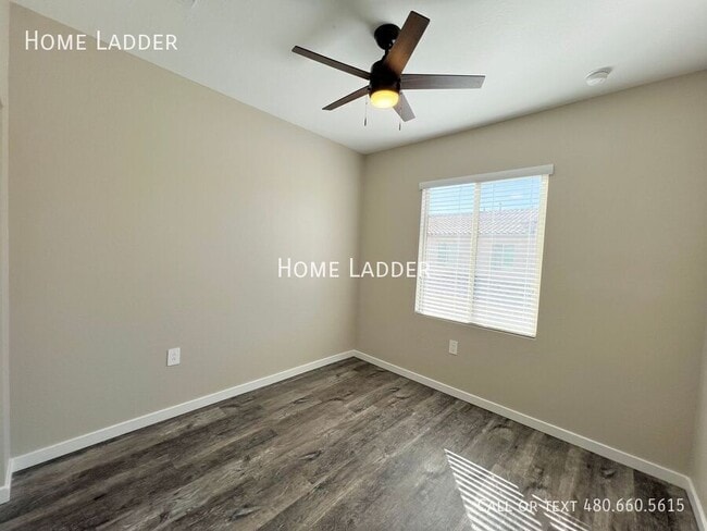 Building Photo - 779 E Doral Ave