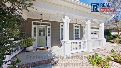 Building Photo - Spacious Executive Home with Open Floorpla...