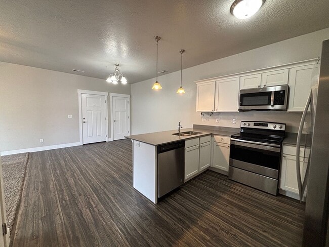 Building Photo - Reduced price
