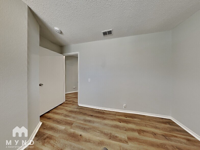 Building Photo - 3117 Stonewall Ln