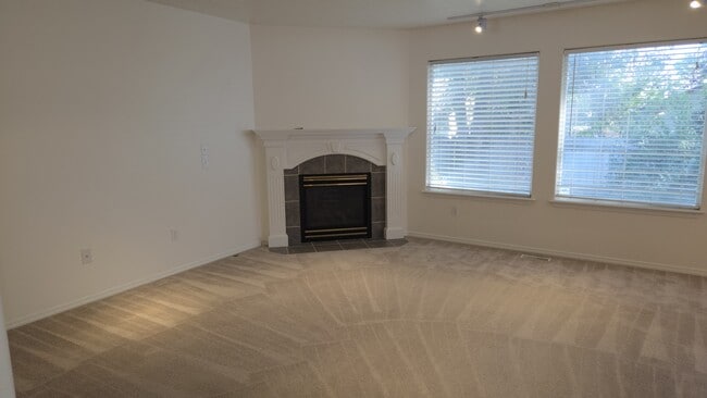 Building Photo - 3801 E Sutton Ave