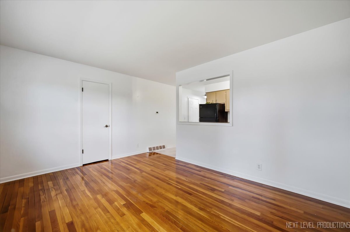 Building Photo - 119 W Swain St