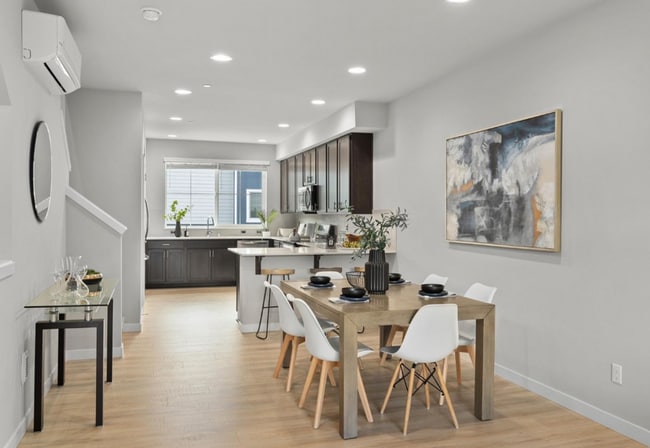 Building Photo - Stunningly Upgraded 2-Bed, 2.5-Bath Townho...