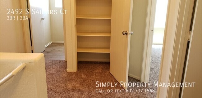 Building Photo - 2492 S Sailors Ct