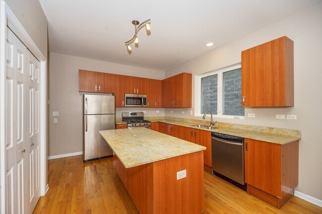 Building Photo - 4433 S Calumet Ave