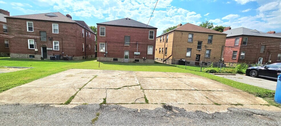 Building Photo - 3952 Jamieson Ave