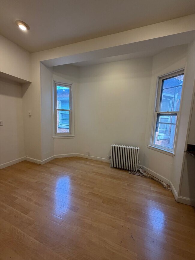 Building Photo - 110 S Beaver St