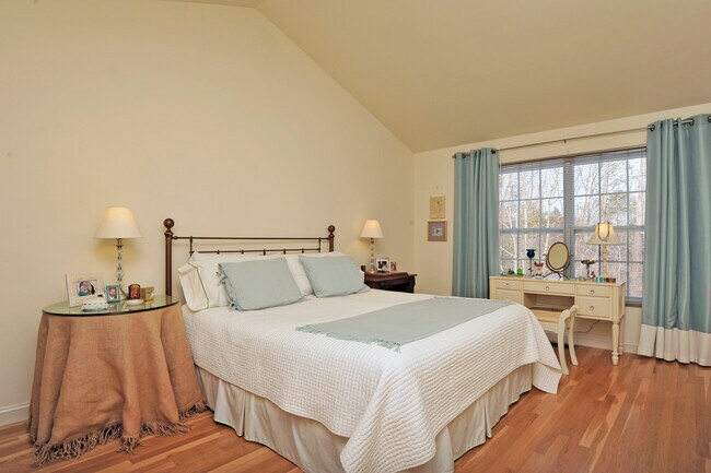 Building Photo - 185 Julia Ct