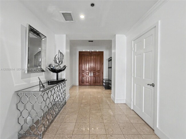 Building Photo - 2124 Fisher Island Dr