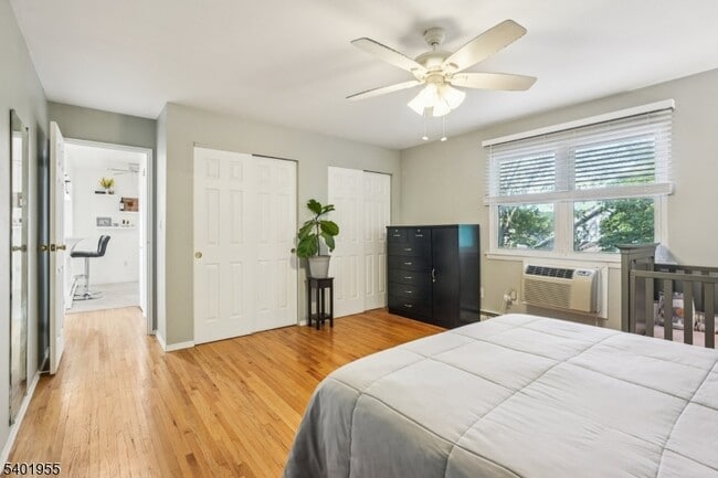 Building Photo - 421 Bloomfield Ave