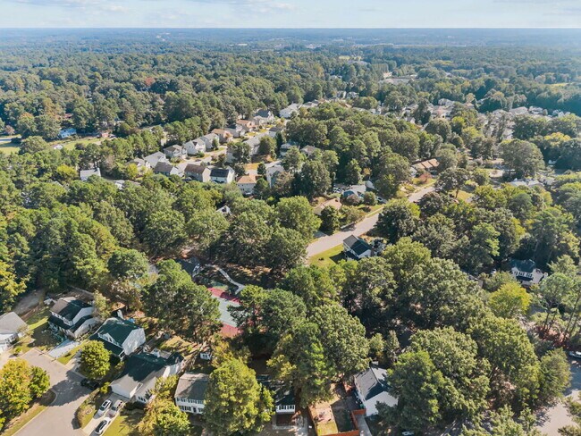 Building Photo - Charming 3-Bed Home with Granite Touches & Finished Basement in Raleigh!