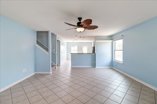 Building Photo - 2110 Encino Dr