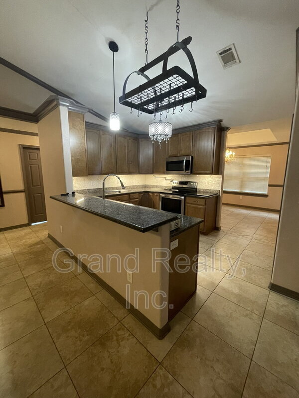 Building Photo - 5022 Patterson Ln