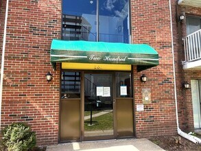 Building Photo - 1186 Worcester Rd