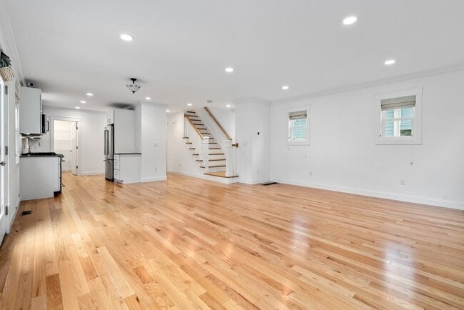 Building Photo - 17 Vernon St