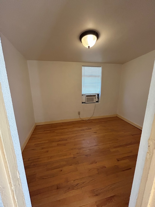 Building Photo - 433 E 23rd St