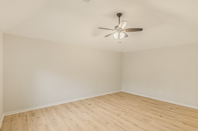 Building Photo - 71 N Queenscliff Cir