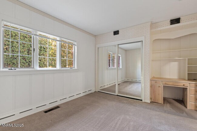 Building Photo - 1880 Meadowview Ln