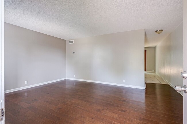 Building Photo - Sanctuary Near Downtown Nashville (MOVE IN SPECIAL!)