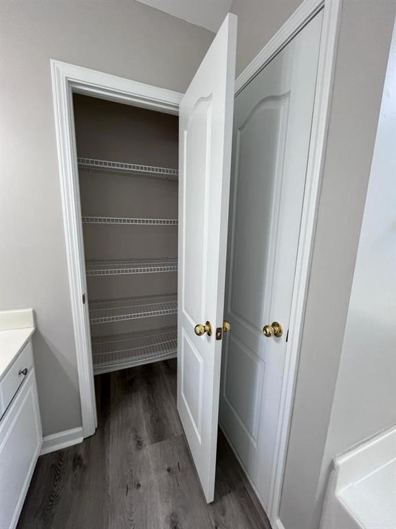 Building Photo - 1712 Hillside Bend Crossing