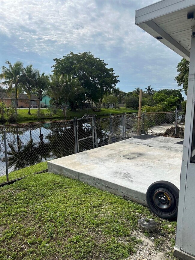 Building Photo - 709 SW 79th Terrace