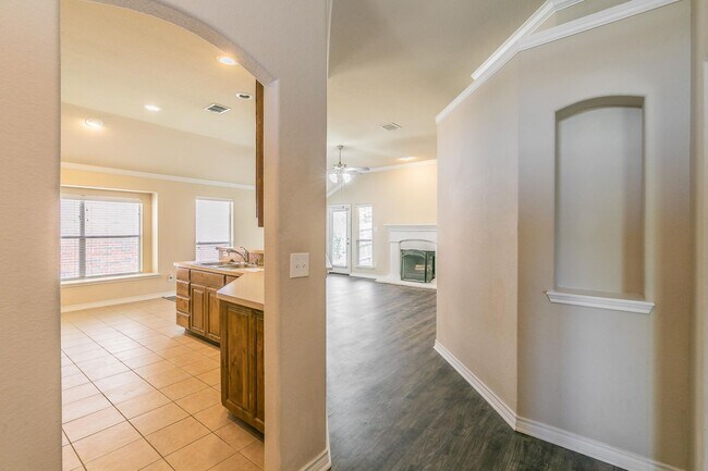 Building Photo - Single story 4 bedroom in Marine Creek Ranch