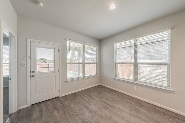 Building Photo - 8637 Centerboard Ln