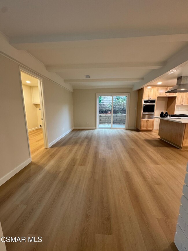 Building Photo - 893 Blue Spring Dr