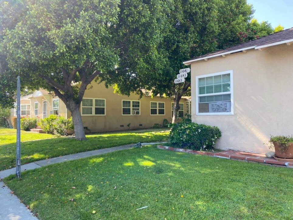 Building Photo - 11641 Magnolia Blvd