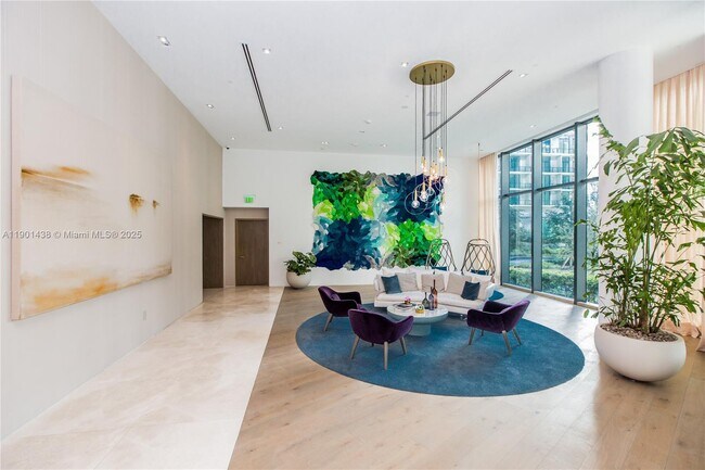 Building Photo - 650 NE 32nd St