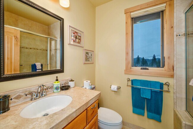 Building Photo - 985 Forest Mountain Dr