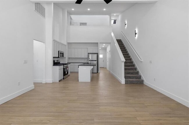 Building Photo - 717 Sun Meadows Loop