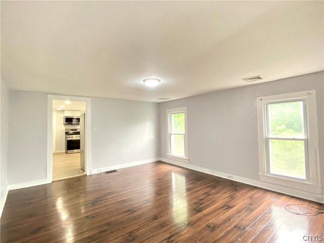 Building Photo - 17 Florence St