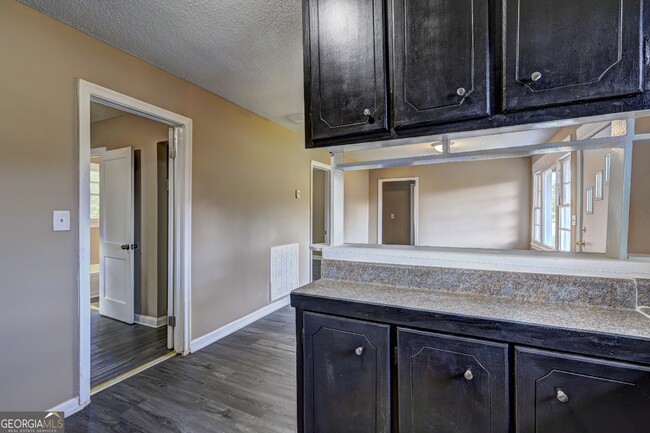 Building Photo - 1640 Kitchens Rd