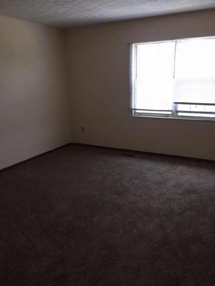 Primary Photo - 5089 Dalmeny Ct