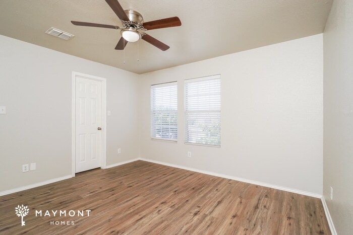 Building Photo - 349 Willow View